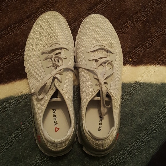 Running Shoes - Picture 2 of 4